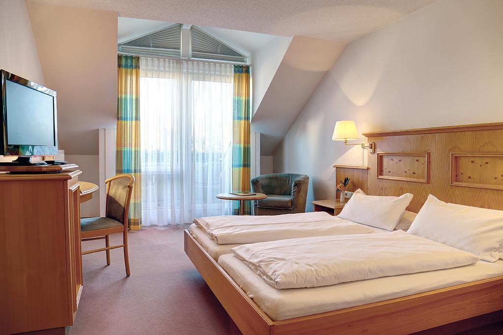 Trip Inn Landhotel Krone Roggenbeuren Esterno foto